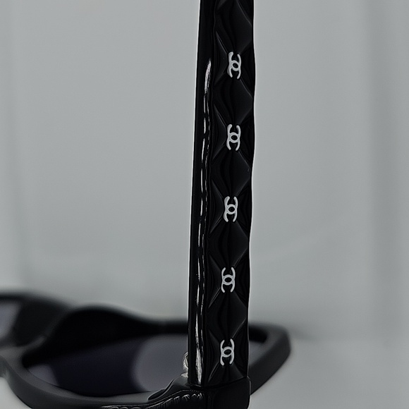 CHANEL POLARIZED SUNGLASSES AcetateBlack. Lenses:Gray,Polarized Ref.5484… - Picture 6 of 16